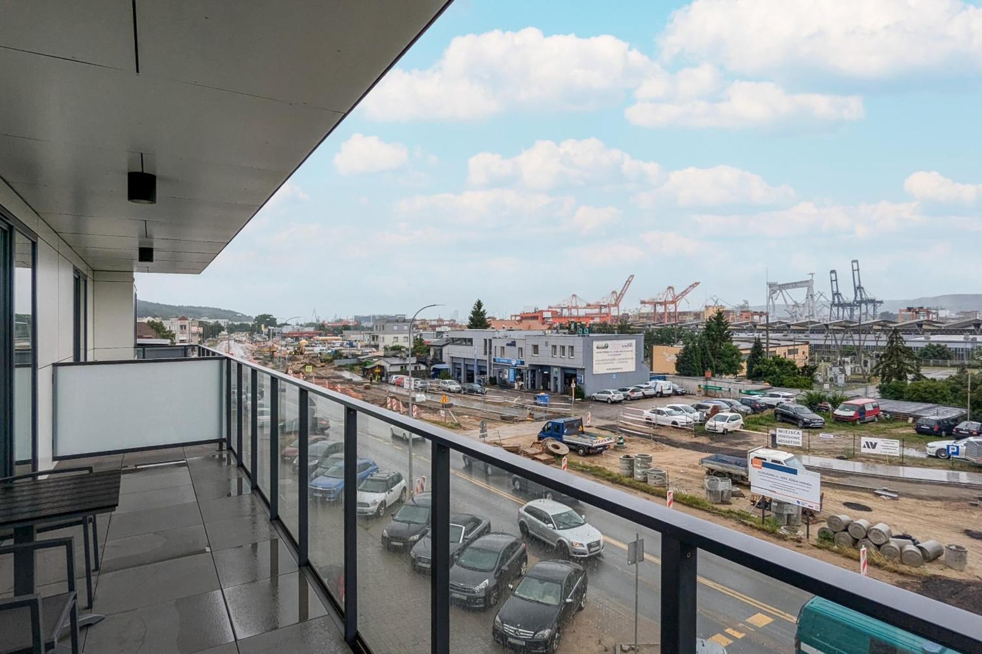 Apartport Wyjatkowe Apartamenty Z Widokiem Na Port W Gdyni By Noclegi Renters Gdynia Exterior photo